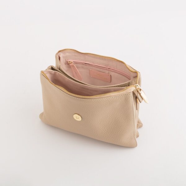 #COLOR_BEIGE
