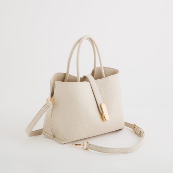 #COLOR_OFF WHITE