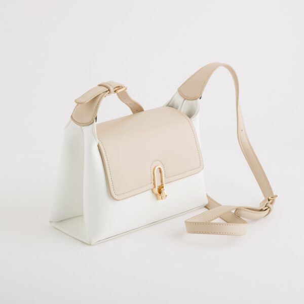 #COLOR_OFF WHITE