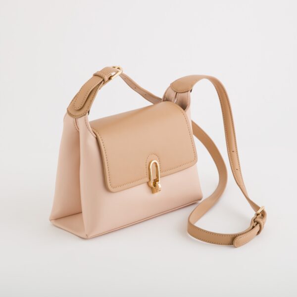 #COLOR_BEIGE