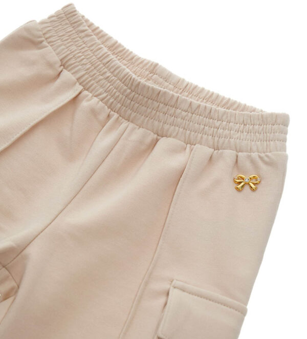 #COLOR_BEIGE