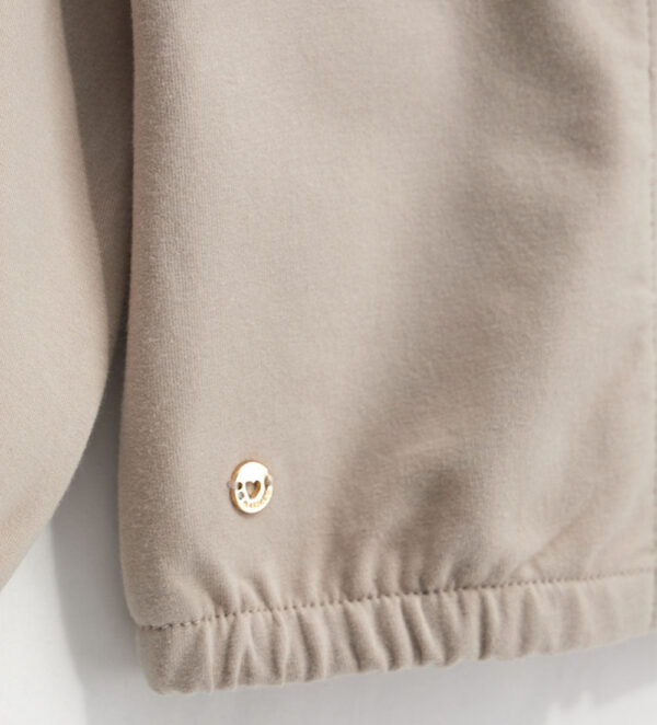#COLOR_BEIGE