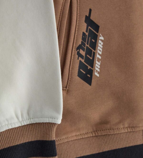#COLOR_BEIGE