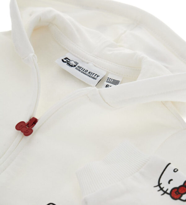 #COLOR_OFF WHITE