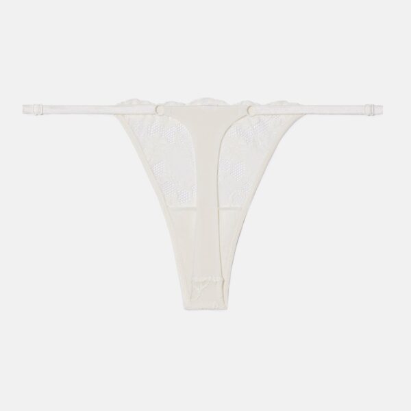 #Color_Off White