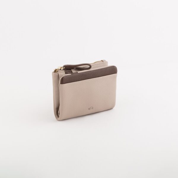 #COLOR_BEIGE