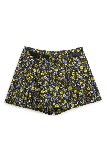 Culotte fleurie pour fille en ville d’automne
