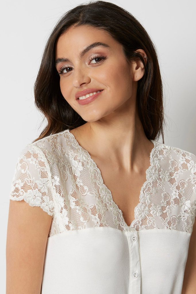 Chemise de nuit à manches courtes et demi-ouverture Primula pour femme